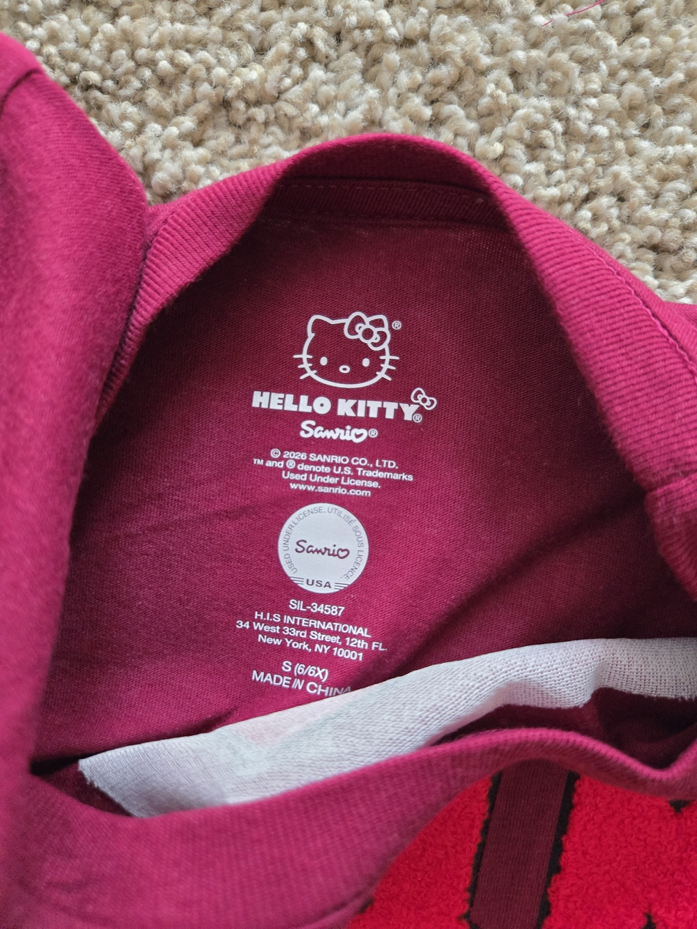 BRAND NEW Hello Kitty Girls' Maroon Tee with Blue Outfit Graphic - Picture 3 of 3